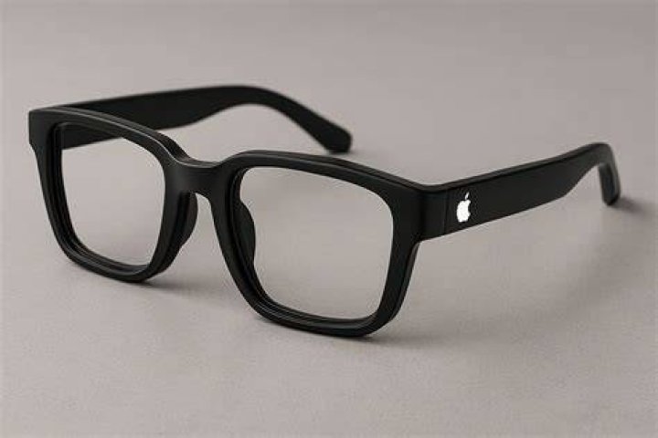 What do Luna's glasses do?