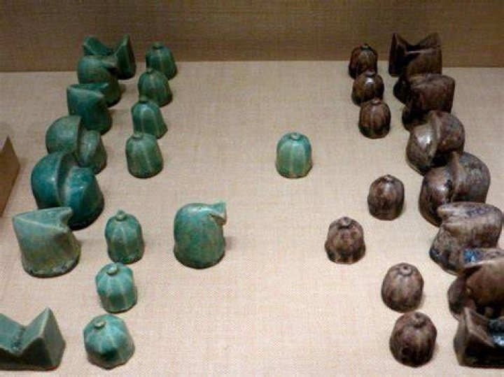 What is the oldest chess set in the world?